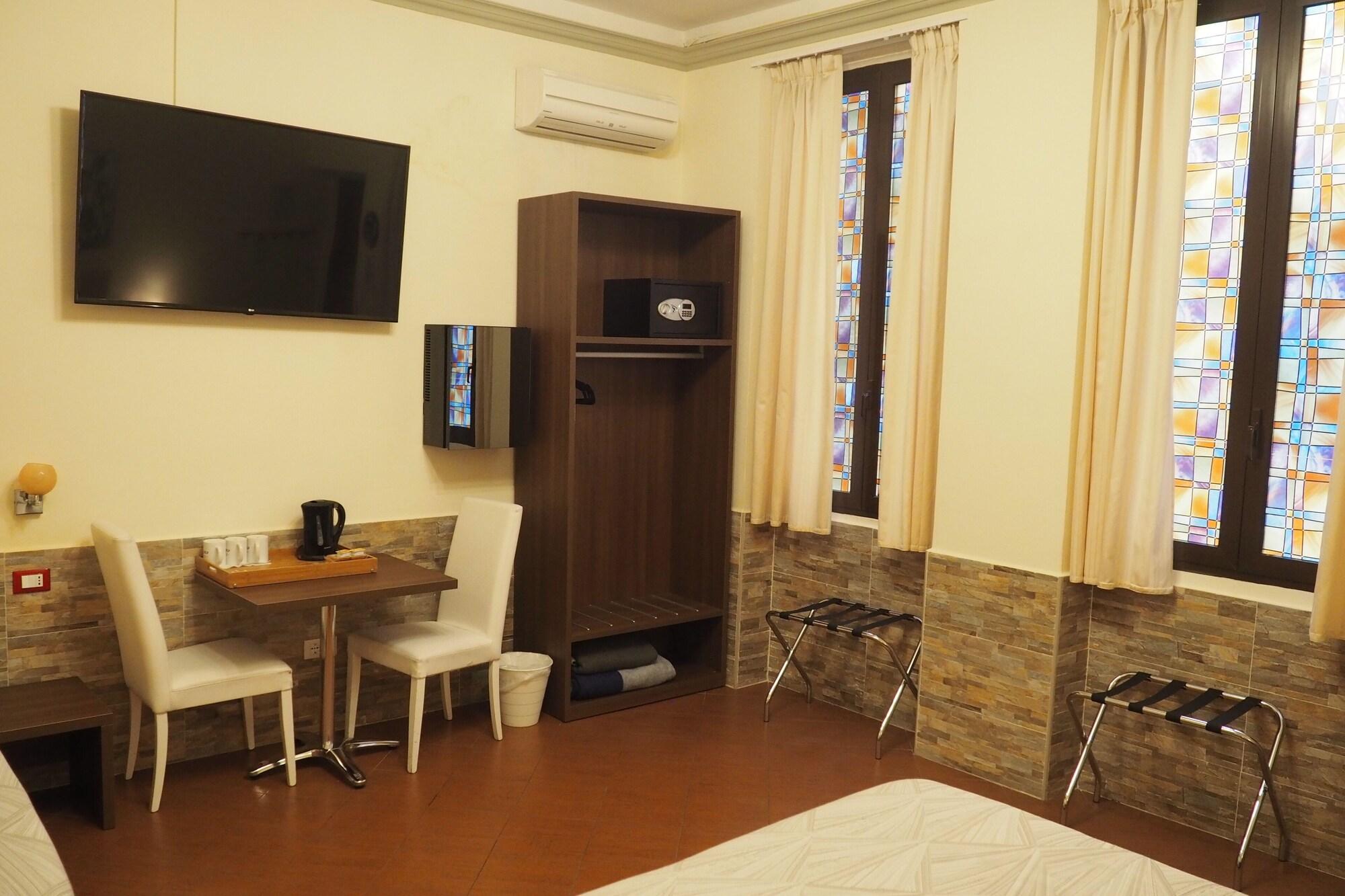 โฮเต็ล เอสเตอร์ Hotel ฟลอเรนซ์ ภายนอก รูปภาพ