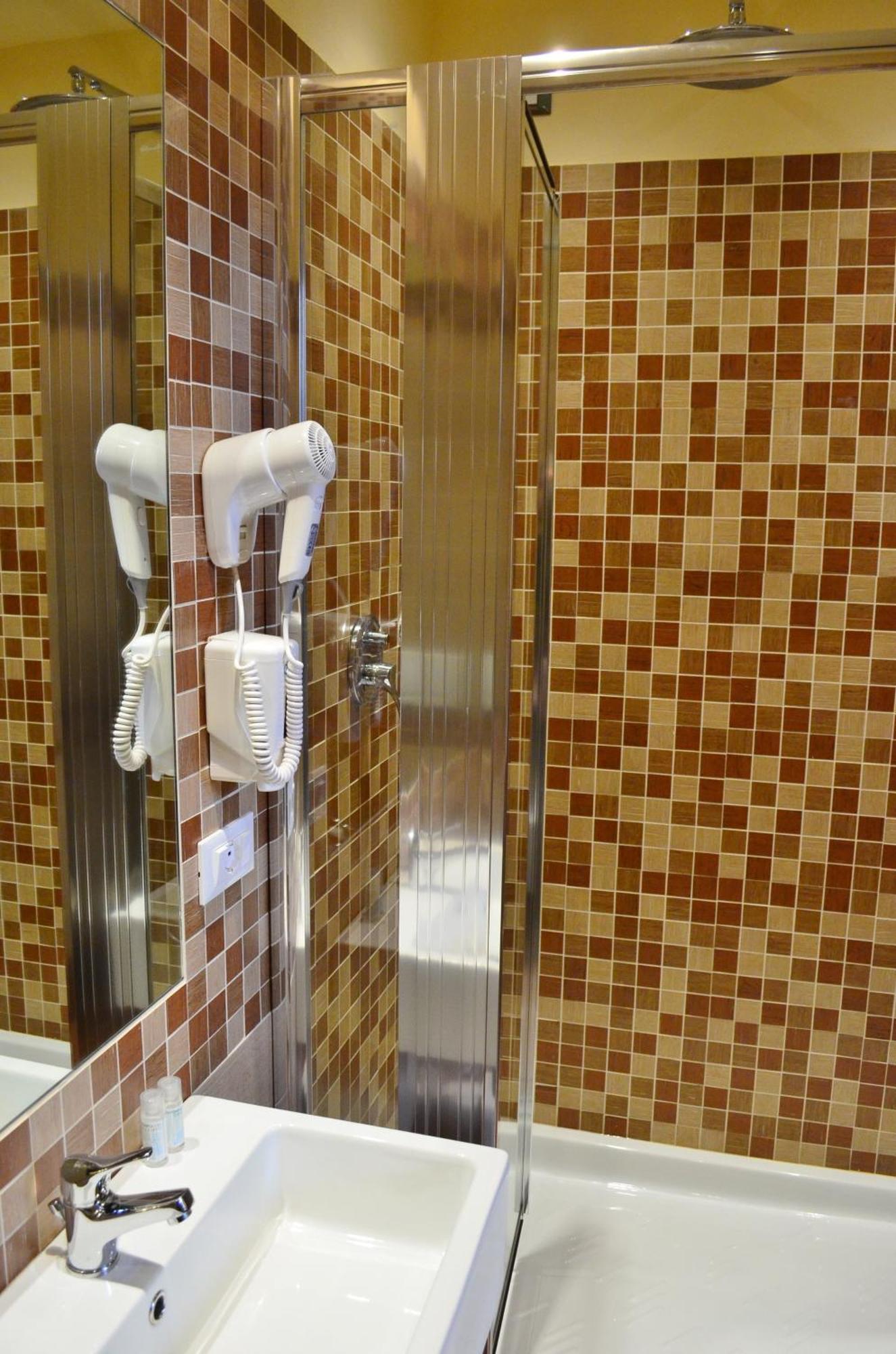 โฮเต็ล เอสเตอร์ Hotel ฟลอเรนซ์ ภายนอก รูปภาพ